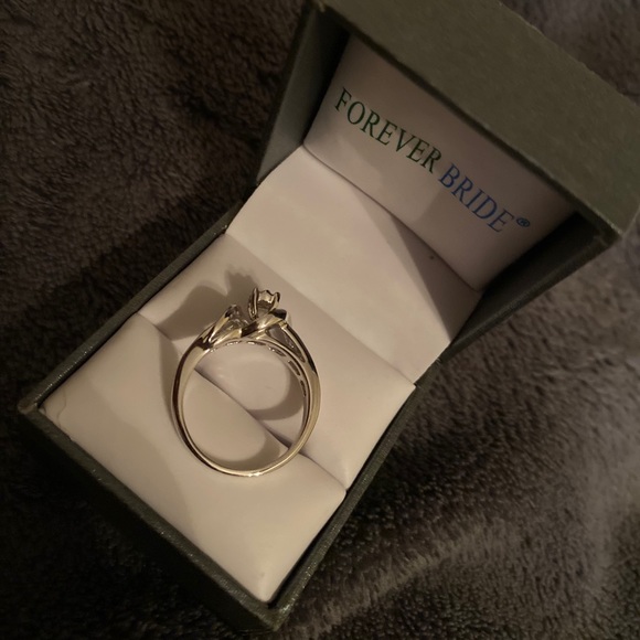Ring - Picture 1 of 5
